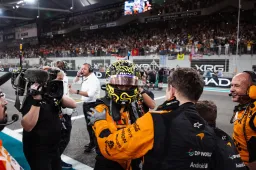 Norris' 2025 helmet causes storm of mixed reactions among McLaren fans