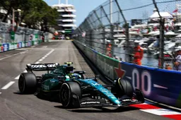 Alonso woest over boordradio na moment met Perez