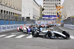 Feature race Valencia E-Prix: Dennis wins from pole