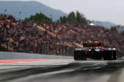 Samenvatting kwalificatie: Lewis Hamilton pakt pole, flinke achterstand Red Bull