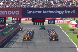 Verstappen blijft McLarens net voor bij chaotische start GP Japan