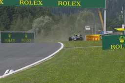 Video: Rosberg crasht tijdens VT3