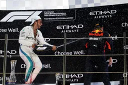 Brundle: "Lewis laat geen kans voorbij gaan om Max te porren"