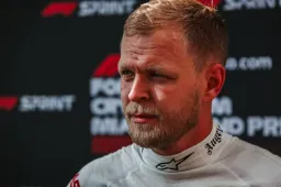Heat on Magnussen increases after "silly and unnecessary" crash in Miami