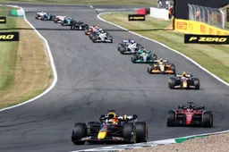 Problems for Verstappen: Dutchman forced to make early pit stop