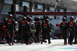 Red Bull ook in de pitstraat afgetroefd tijdens Britse GP