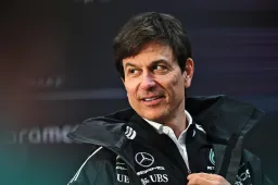 Wolff rules out 'flirting' with Verstappen to focus on Mercedes 2025 lineup