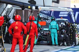 Gerucht: Steward gaf belangrijke informatie over Hamilton-straf vroegtijdig door
