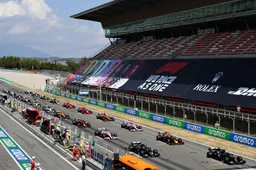 Hamilton wint zonder problemen in Spanje, Verstappen op gepaste afstand tweede