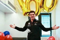 Red Bull verrast Verstappen met 100 ballonnen voor 100 races met het team