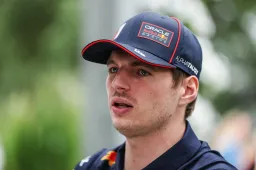 Verstappen geconfronteerd met eigen nummer tijdens trainingssessies