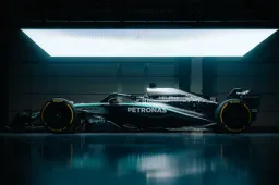 Mercedes verso il vertice con la W16? "Passi avanti durante la pausa"