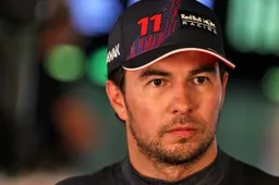 Horner verklaart waarom Perez podium op het spel zette met tweestopper
