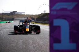 Internet lyrisch over 'vliegende' Verstappen, kritiek op bomvolle tribunes