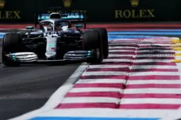 Watch: Hamilton storms past Bottas in British Grand Prix