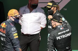 Max haalt beste in Lewis naar boven: "Heb hem al jaren niet zo agressief gezien"