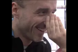 Robert Kubica laat zien waarom hij zo extreem geliefd is