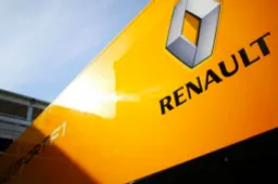Renault bring a new front wing to Hockenheimring