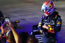 Brundle ne voit pas Verstappen se contenter de gérer son avance : "Il y va".