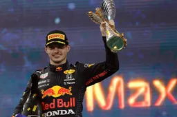 Moeder Verstappen ziet opeens een volwassen man: 'Hij is een vent geworden'
