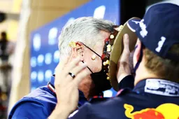 Verstappen 'presents' second birthday cake to David Coulthard