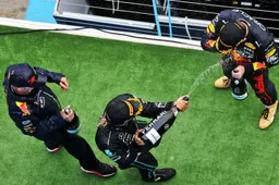 Verstappen angewidert von Fans, die Hamilton-Mütze anzündeten: "Inakzeptabel"