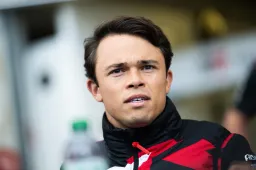 De Vries crasht tijdens warm-up voor 24 uur van Le Mans