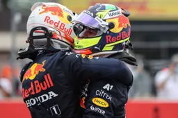Perez zet druk op Mercedes: 'Dan hadden we twee stops met één auto gedaan'
