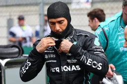 Hamilton not happy with the sport: "It's unacceptable"