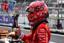 Sainz is enorm trots op pole in Mexico: 'Dit is hier niet normaal!'