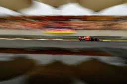FP3 summary and results: Vettel tops FP3, Ricciardo blows up
