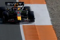 Verstappen voert boventoon in VT1 Zandvoort, Alonso en Hamilton sluiten aan