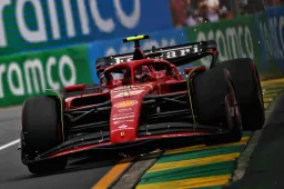 Sainz tras su triunfo en Australia: "Lástima, pero ya tiene muchas"