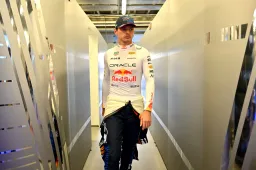 Albers over 'te eerlijke' Verstappen: 'Hamilton en Schumacher deden dat zo'