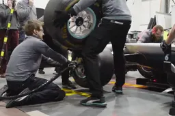 Video: Mercedes oefent de pitstops