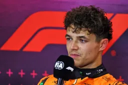 Norris spiega come Piastri lo abbia colto di "sorpresa" con il sorpasso