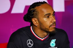 Hamilton admite: 'Sin Vasseur no habría ido a Ferrari'