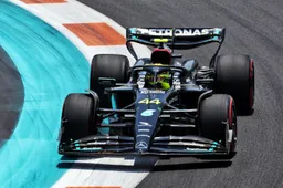 Hamilton échappe à un gros contact avec Magnussen à Miami en Q1