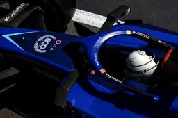 Debatte | 'Alex Albon sollte seinen Platz bei Red Bull zurückbekommen'