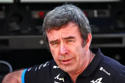 La historia se repite: El jefe del equipo Alpine dimite casi de inmediato