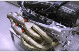 'Monster V12-motor' van Cosworth voor Aston Martin Valkyrie nu van dichtbij
