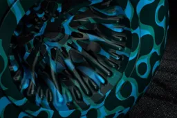 Mercedes schiet uit met kleuren in derde foto-teaser