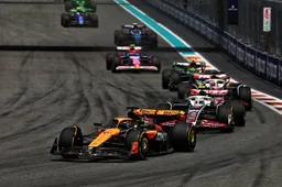 Verstappen intouchable, les batailles Magnussen/Hamilton ont fait le show