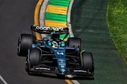 ¡INFORME | Alonso lidera una FP2 en mojado en Albert Park!