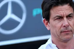 Wolff habla sobre el toque entre Russell y Hamilton
