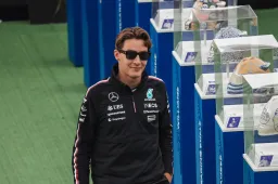 Russell deelt mening Wolff niet: 'Ik maak me daar geen zorgen over'