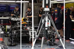 Red Bull Racing en Ferrari werken allebei door na de avondklok in Canada