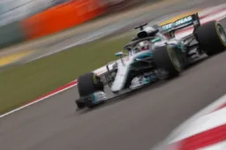 "Mercedes zit echt in de problemen"