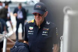 'Newey not joining Ferrari, four teams still interested'