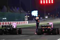 Kwalificatieduels | Verstappen maakt voor achttiende keer gehakt van Perez